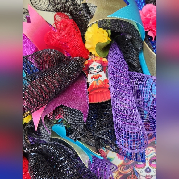 New Handmade X-Large Day Of The Dead Wreath On A 18 Inch Wired Wreath Frame - Picture 8 of 10